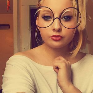 Meet your Posher, Deserea